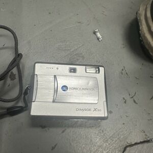 Konica Minolta DiMAGE X50 5.0MP Compact Digital Camera